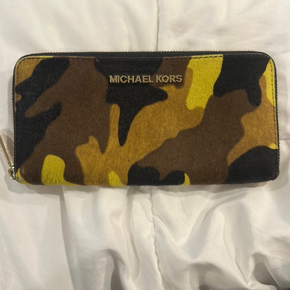 Michael Kors Camo Calf Hair Jet Set Travel Wallet